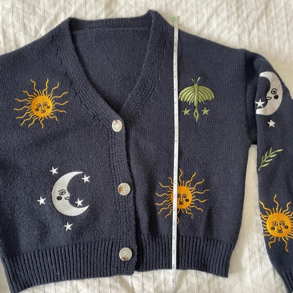 Sun & Moon Pattern Crop Cardigan, navy size small - Picture 4 of 5